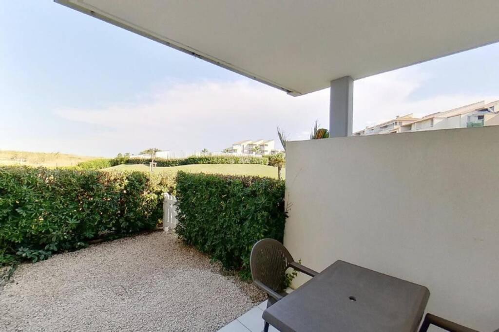 Les Goelettes - Appartement En Rdc Avec Acces Direct A La Plage Сен-Сиприен Экстерьер фото