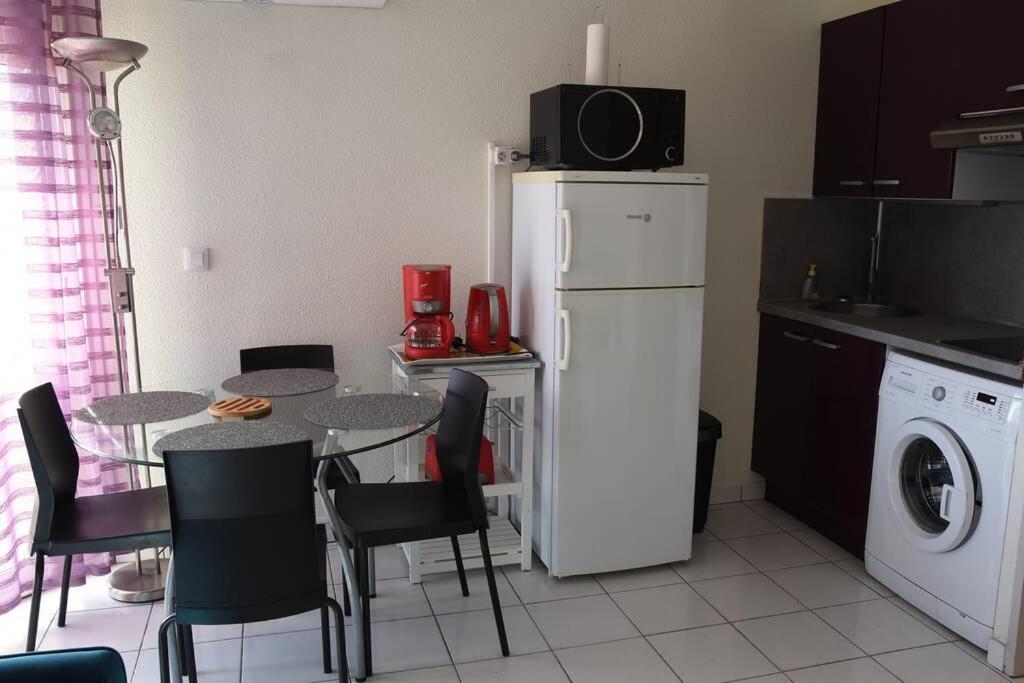 Les Goelettes - Appartement En Rdc Avec Acces Direct A La Plage Сен-Сиприен Экстерьер фото