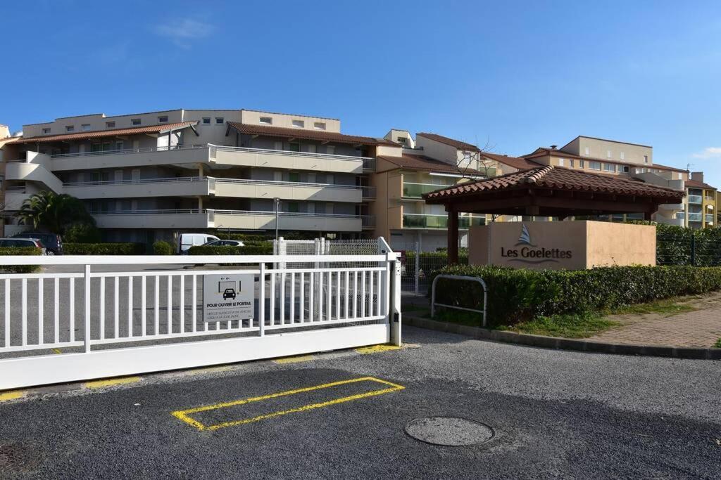 Les Goelettes - Appartement En Rdc Avec Acces Direct A La Plage Сен-Сиприен Экстерьер фото